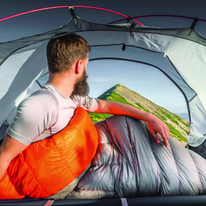 ROCK FRONT 400 Base UL backpacking down quilt in the tent